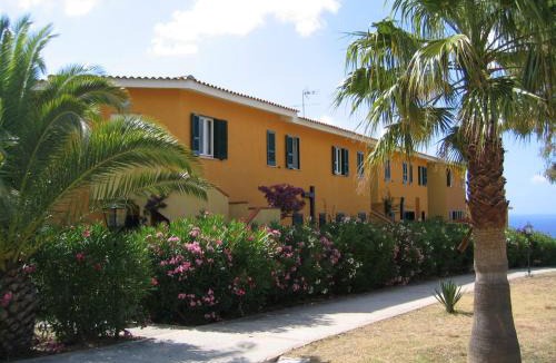 Parghelia Apartment | Casa Marzy- Charming Tropea Studio with Pool, Sea & Volcano Views