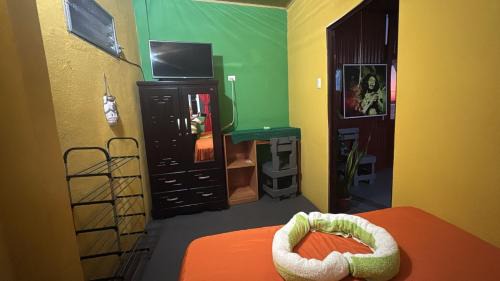 Flores House | Casa Maya Itza