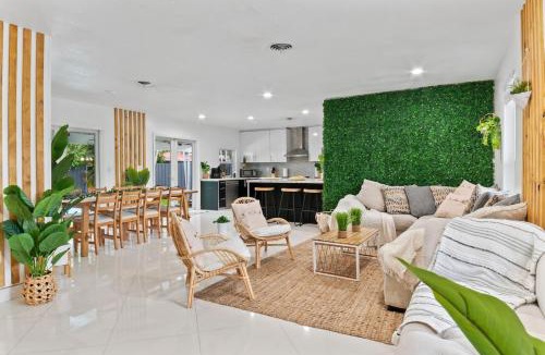 North Miami Beach Villa | Casa Mayami