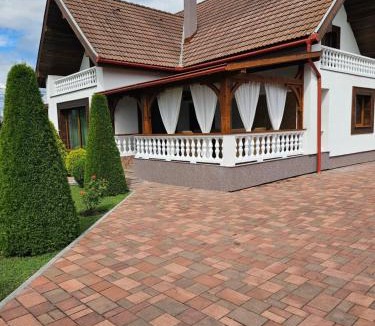 Toplita House | Casa Mera