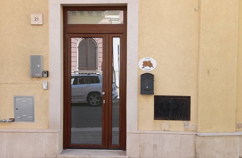 Brindisi Histotic Center Apartment | "Casa Mimà": characteristic architecture of the historic center with a modern style.