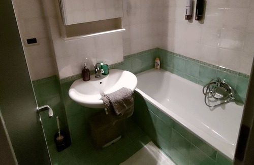 Servola-Chiarbola-Valmaura-Borgo San Sergio Apartment | Casa Mira - Tranquilla e Luminosa a pochi minuti dal centro di Trieste.