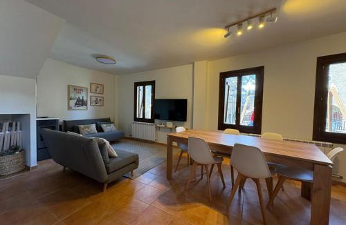 Hoz de Jaca House | Casa Miradell