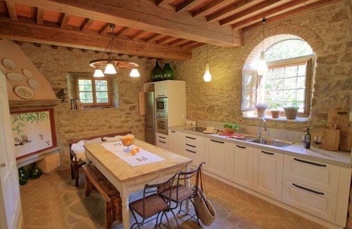 Capolona House | Casa Monica Comfortable holiday residence