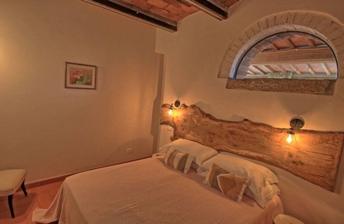 Capolona House | Casa Monica Comfortable holiday residence