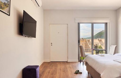 Kotor Apartment | Casa Montenegro Studio swimming pool with amazing view