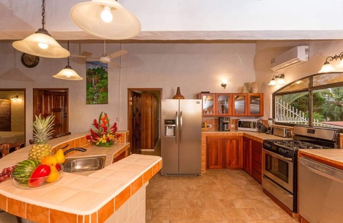 El Cerro House | Casa Moreno - Spectacular Views, Close to Beaches, Marina, Tours, Shopping!