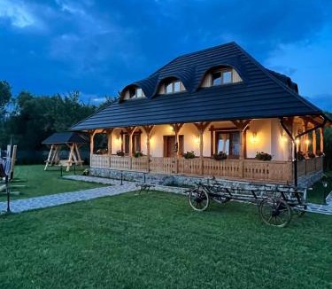 Viseu de Mijloc House | Casa Moroșanului Vișeu de Sus