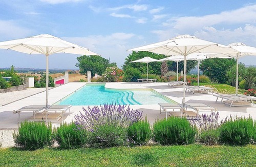 Monsano House | Casa Mortella E: A graceful two-story apartment that is part of an ancient manor house, with Free WI-FI.