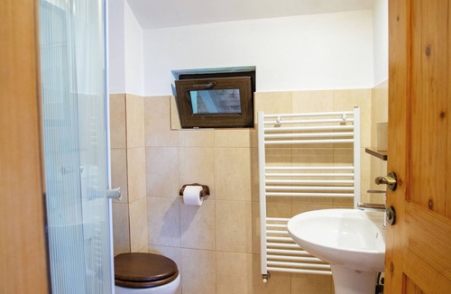 Cartisoara Bed & Breakfast | Casa Mosului double room mountain view 1