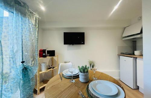 Les Ponts-de-Ce Apartment | Casa Nature
