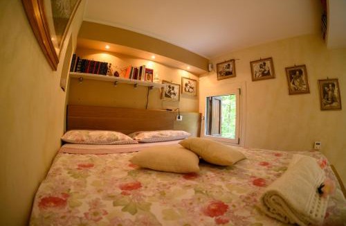 Subiaco Apartment | Casa nel bosco