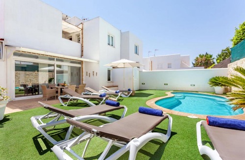 Cala d'Or Ski Chalet | Casa Nikydan