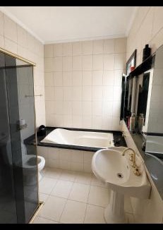 Passa Quatro Apartment | Casa no centro com vista para as montanhas