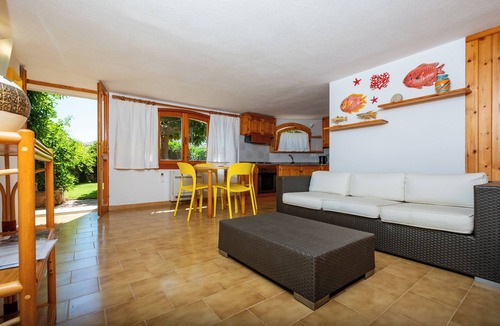 Porto Taverna House | Casa Oleandro, gardened apartment, 100 meters walk to the beach, internet Wi-Fi