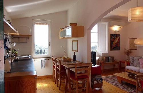 Chiavari House | Casa Oleandro B: An elegant and welcoming apartment, with Free WI-FI.