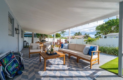 Garden Isles Villa | Casa Palm Serenity I Pool | Mins to the Beach!