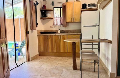Samara Cottage | Casa Papaya – Peaceful Adults-Only Garden Studio & shared Pool - near the Beach.