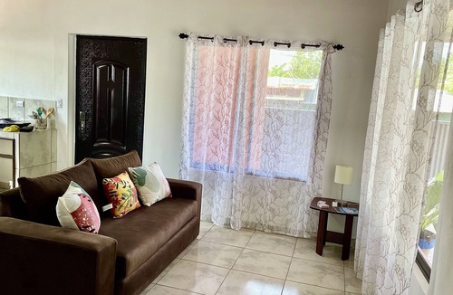Parrita House | "Casa Paraíso Tropical"