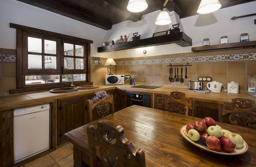 Masdache House | Casa Perdomo, local culture within vines