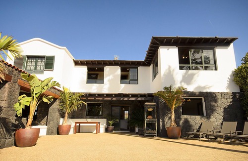 Masdache House | Casa Perdomo, local culture within vines