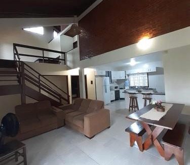 Muquem House | Casa, perto da praia, piscina, 3 quartos, estacionamento, cozinha, churrasqueira, WIFI