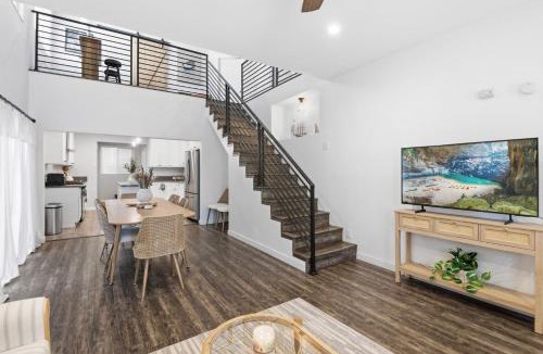East Village House | Casa Playa Long Beach