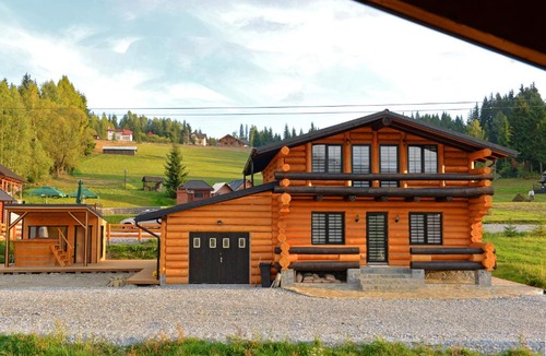 Vatra Dornei House | Casa Poligonului