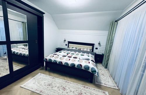 Petrova House | Casa Pop
