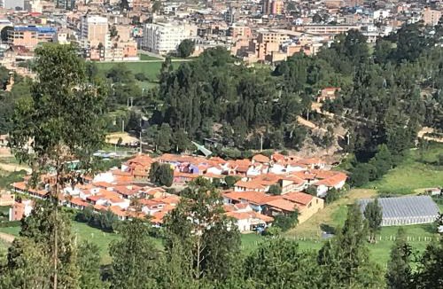 Duitama House | Casa Posada Maestro Carlos Aranguren