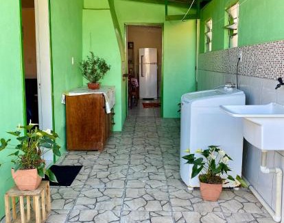 Vila Nova House | Casa Privativa com Varanda Gourmet e Churrasqueira- Pet Friendly- Wi-Fi e Garagem