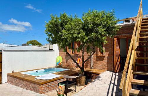 Querencia House | Casa quadra-mar com piscina