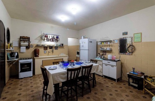 Guarau Ski Chalet | Casa rústica com Wi-Fi, garagem e aceita pet