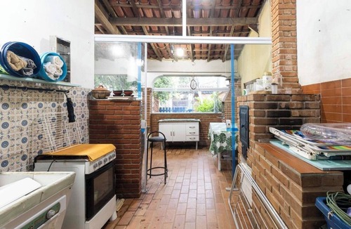 Guarau Ski Chalet | Casa rústica com Wi-Fi, garagem e aceita pet