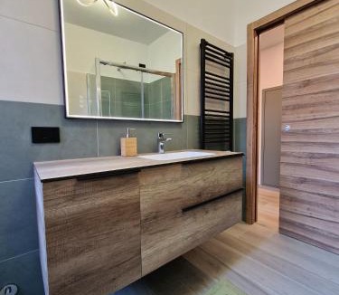 Malgrate Apartment | Casa RESEGONE