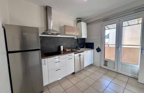 Brive-la-Gaillarde Apartment | Casa Ribot #10 - T4 pour 5 personnes - Proche Centre Ville