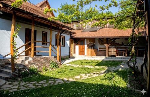 Saliste House | Casa Rico