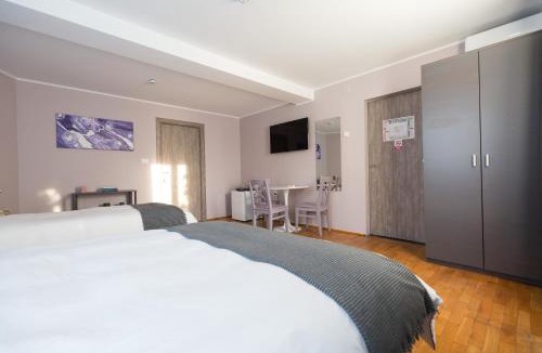 Tirgu Jiu House | Casa Ris