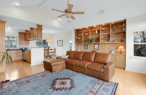 Wimberley House | Casa Robles- The Mockingbird