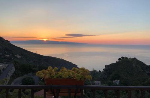 Castelmola Apartment | Casa "Rocca di Mola"