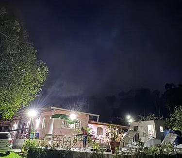 Cotia House | casa rosa