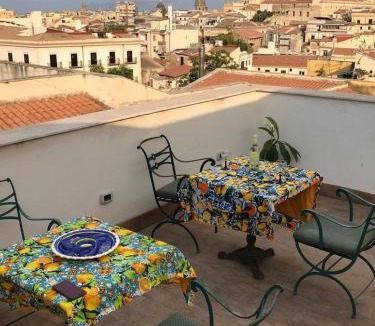 Monte di Pieta Hotel | Casa Rosa