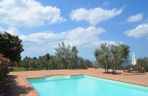Monterotondo Marittimo House | Casa Ruta F: A characteristic and welcoming cottage surrounded by the greenery, with Free WI-FI.