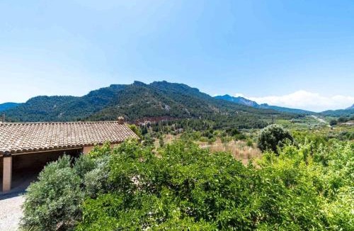 Prat de Comte House | Casa rural en Terra Alta con vistas al Tossal d'Engrilló, cerca de la Vía Verde, espacios exteriores, doble barbacoa, ideal para familias, grupos y mascotas