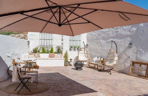 Mandayona House | Casa Rural La Rosquilla (Mandayona), 1 hour from Madrid for 12 adults + 1 child.