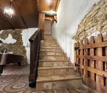 Pruna House | CASA RURAL PRIVADA El ASIENTO LOS GEMELOS