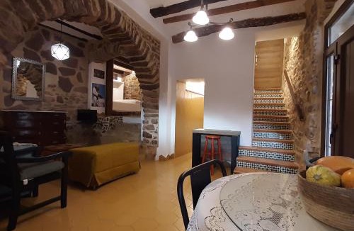 Chovar House | Casa rural rústica para parejas, familias o amigos a la montaña de EL COLMENAR