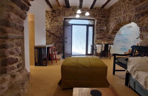 Chovar House | Casa rural rústica para parejas, familias o amigos a la montaña de EL COLMENAR