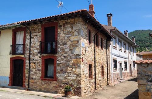 Los Barrios de Luna House | Casa rural Salomé, Mora de Luna, al lado del río Luna