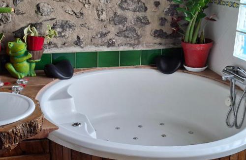 Enroig House | Casa Rustic Oh